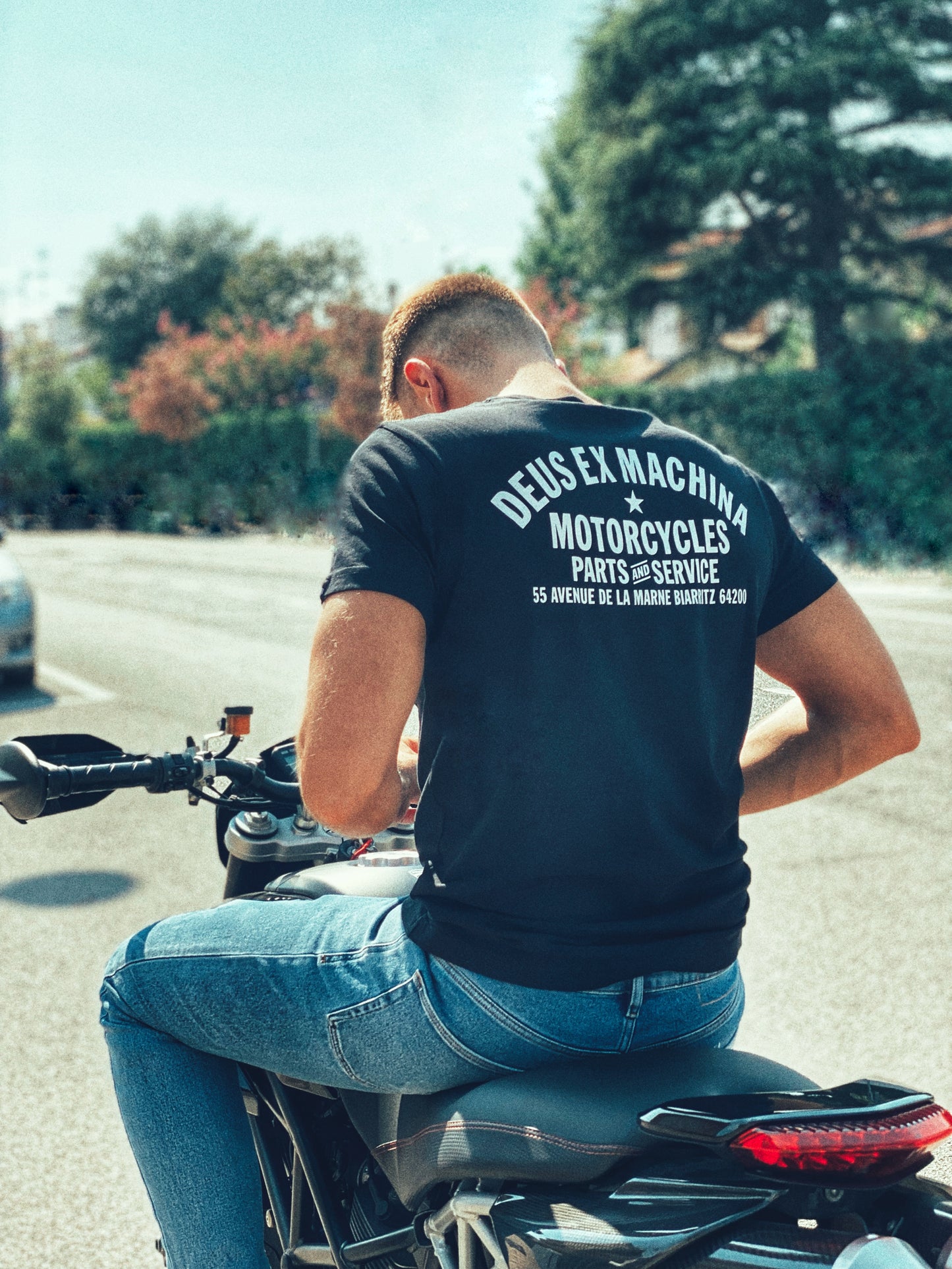 Biarritz Address Tee